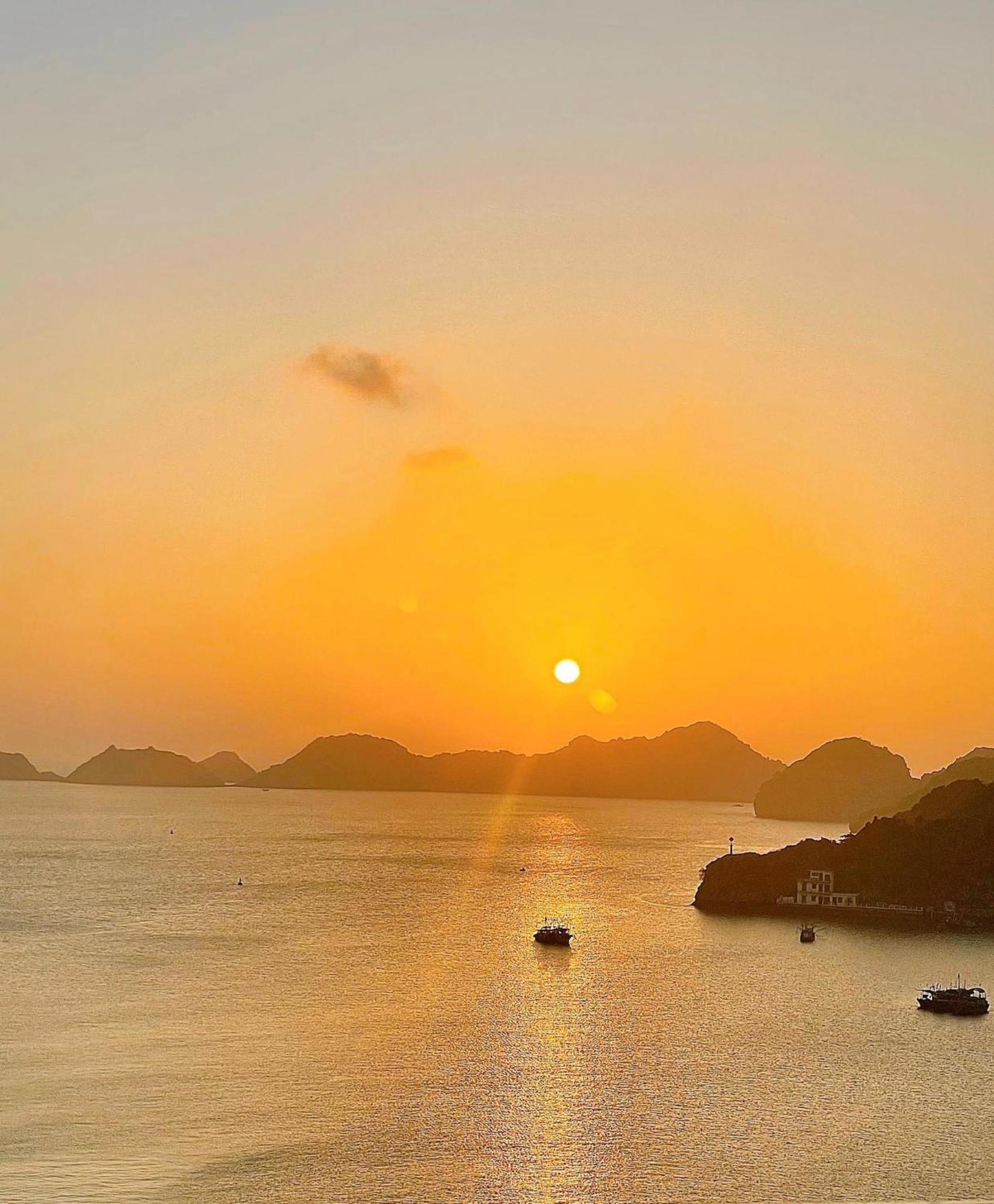 Thu Ha Sea View Hotel Dong Khe Sau Buitenkant foto